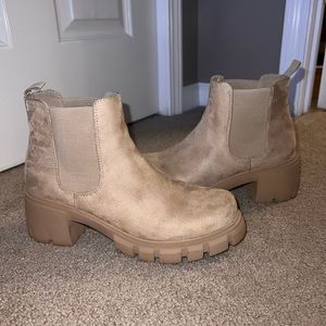 Soda Lug Sole Boots